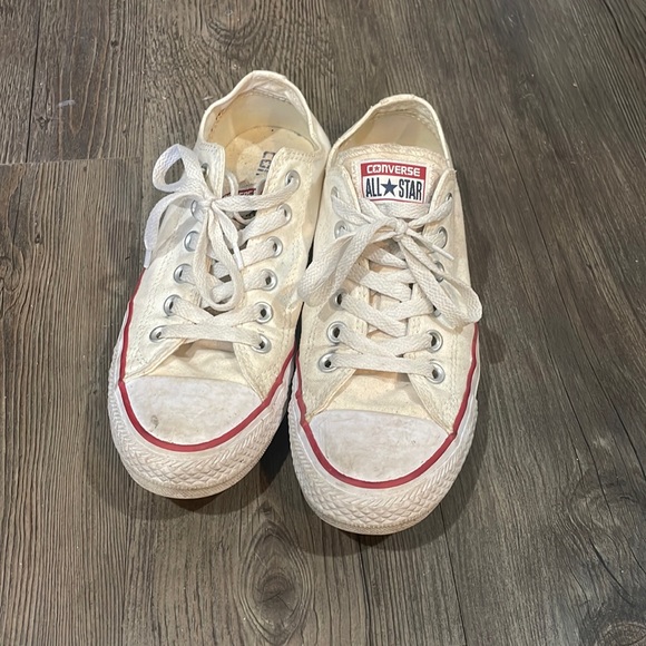 Women’s white converse - Picture 1 of 2